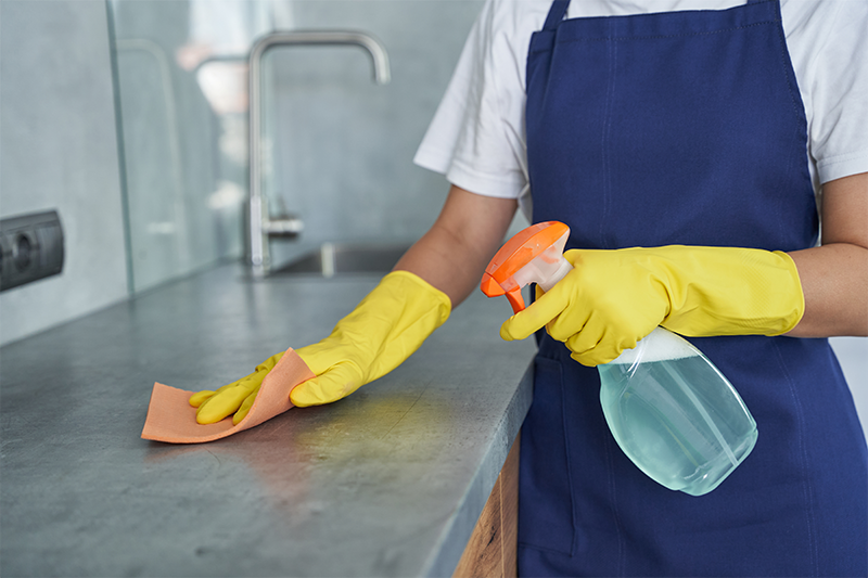 deep cleaning lady clean in London